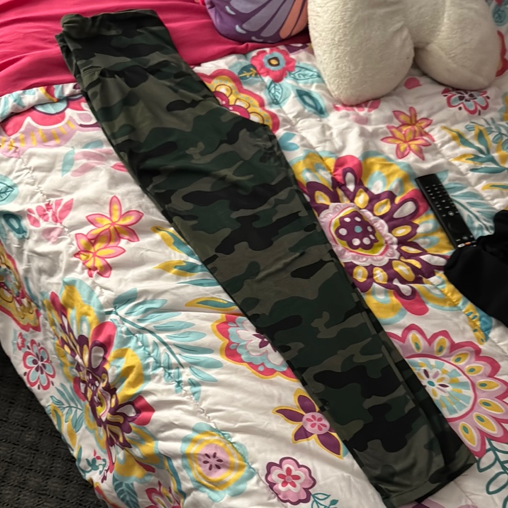 Camouflage Leggings sz large
